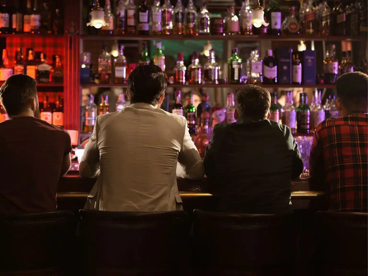 Leisure lounge and entertainment bar in Thane